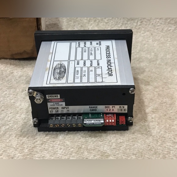Wilkerson DIS471 Process Indicator 115VAC 420mADC
Digital 
Calibration Controls - Picture 4 of 13